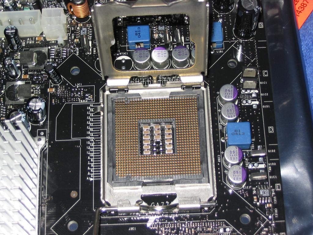 LGA775-open.jpg